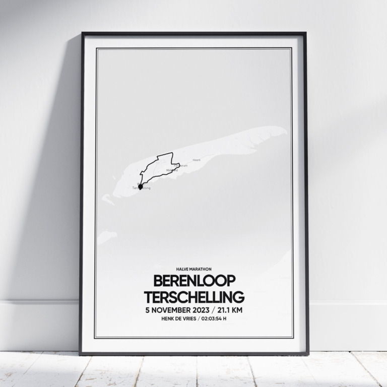 2023 Berenloop Terschelling Halve Marathon Poster met kader met kaart