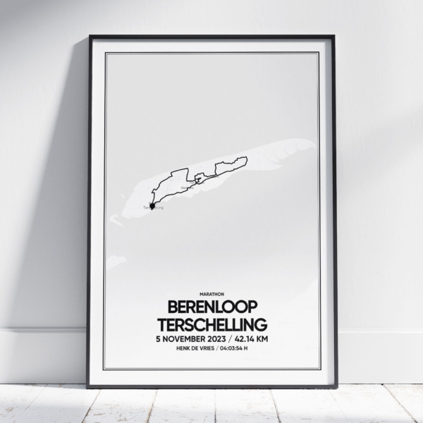 2022 Berenloop Terschelling Marathon Poster met kader met kaart