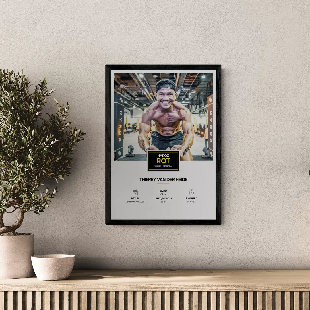 HYROX poster in zwarte lijst