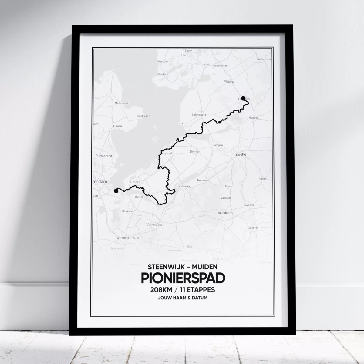 Ingelijste poster met de route van het Pionierspad (LAW1-2)