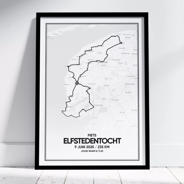 Poster met de route van de fietselfstedentocht van 2025