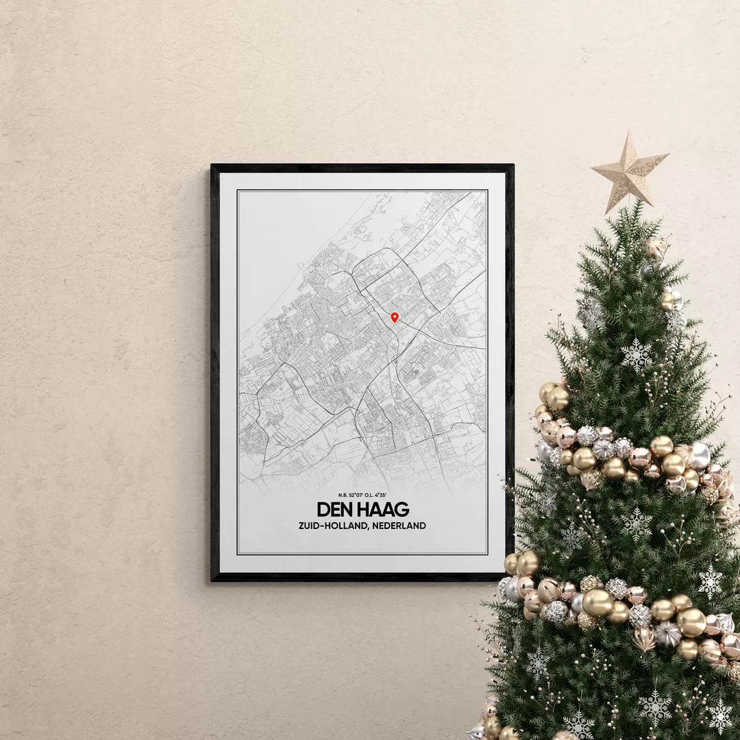 City map poster naast kerstboom gepersonaliseerd kerstkado