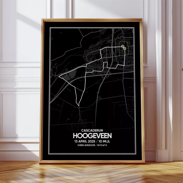 Poster met de route van de Cascaderun van Hoogeveen in het zwart