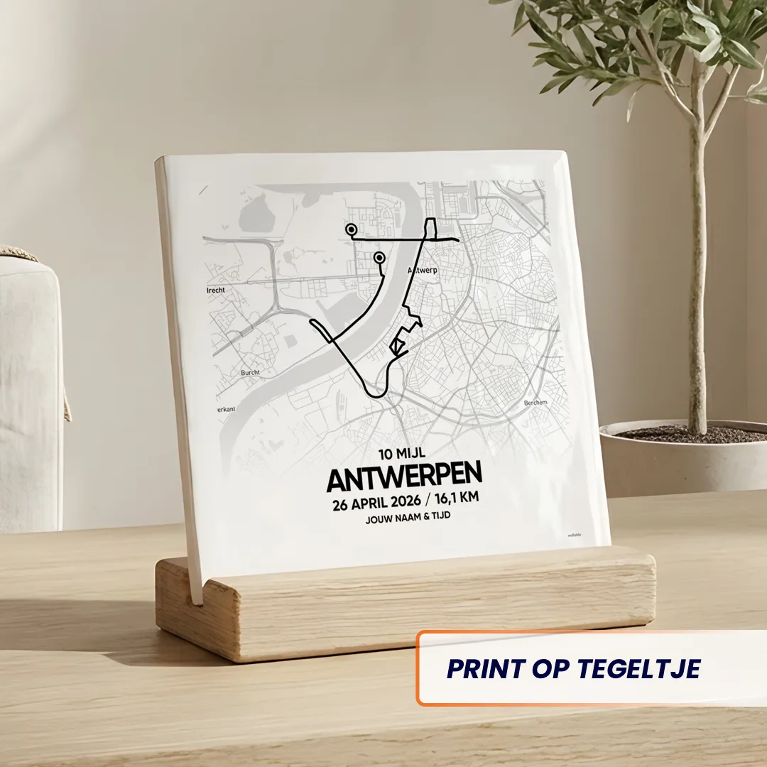 Antwerpen 10 mijl 2026 route print op een handgebakken tegeltje