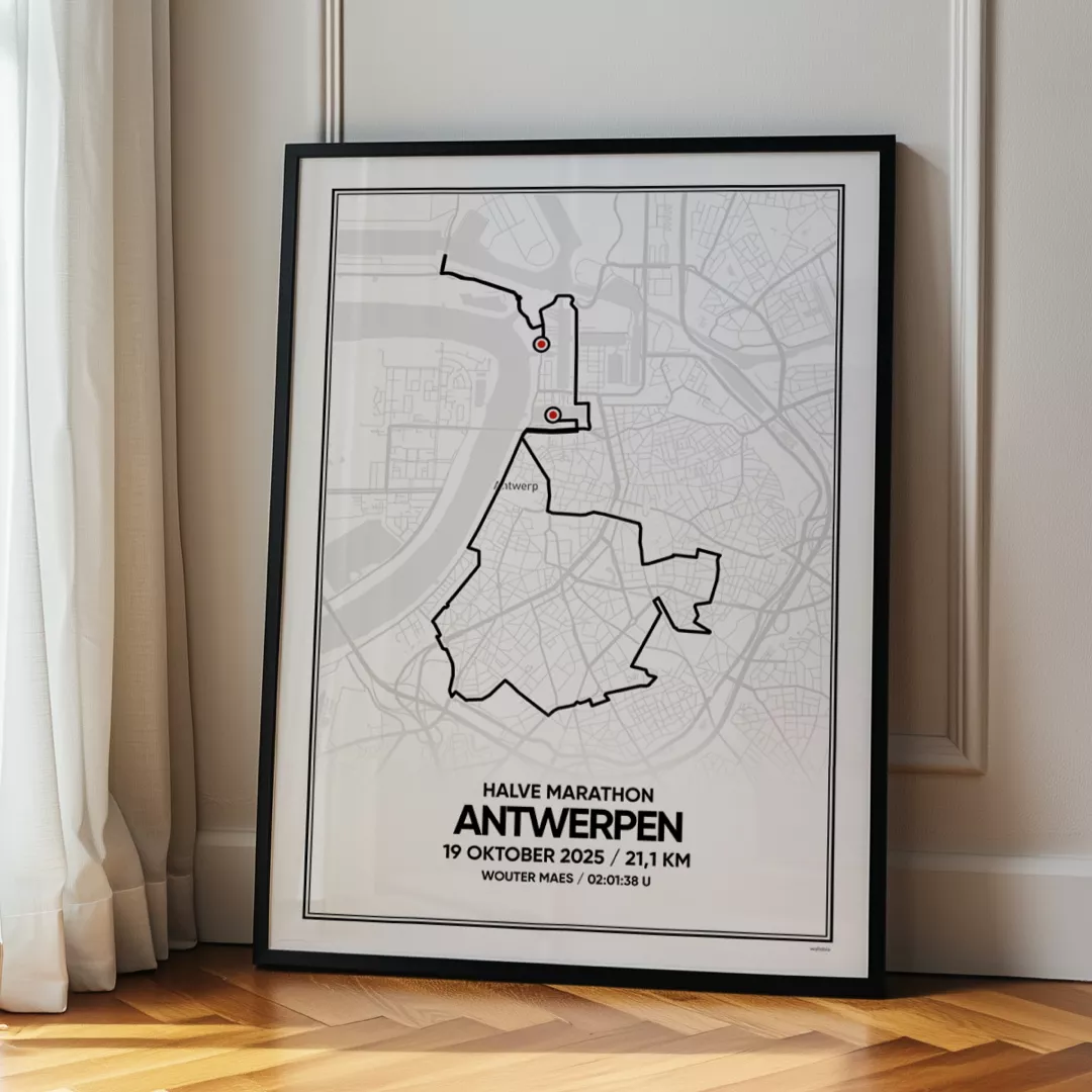 Poster met de route van de Halve marathon van Antwerpen 2025