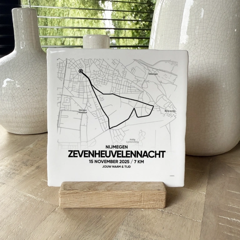 Zevenheuvelennacht tegeltje 2025