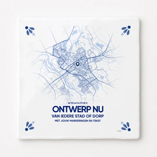Delfts blauw tegeltje met stadskaart van jouw stad of dorp met markeringen en eigen tekst