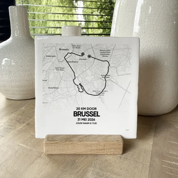 20 km door brussel tegeltje 2026