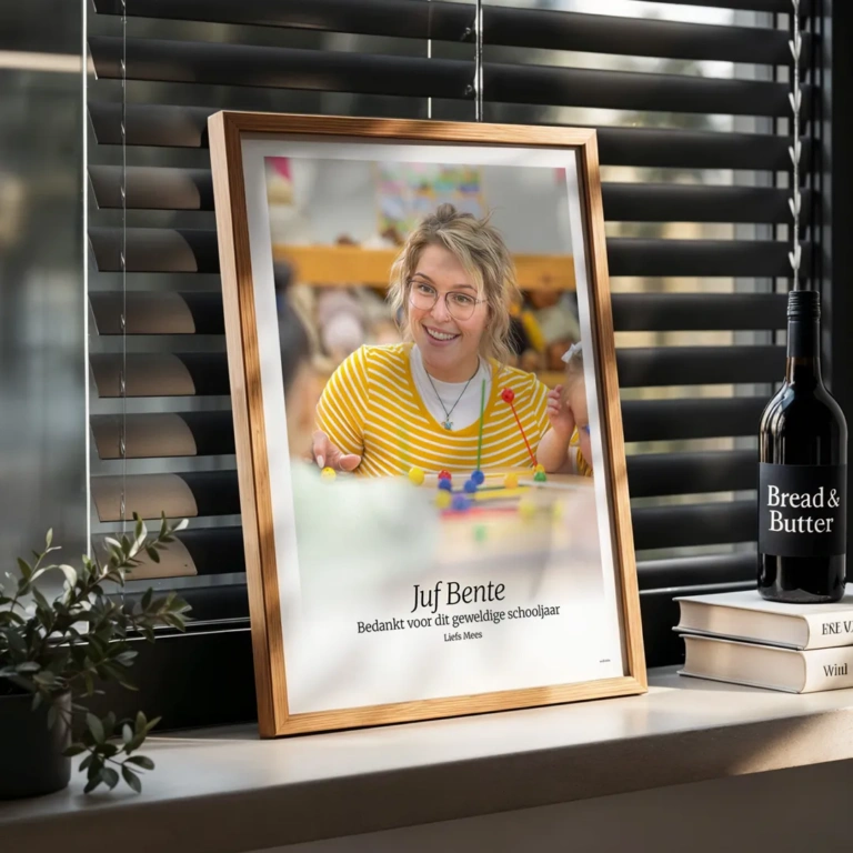 Poster met de foto van juf of meester met een persoonlijke tekst als bedankje voor het fijne schooljaar